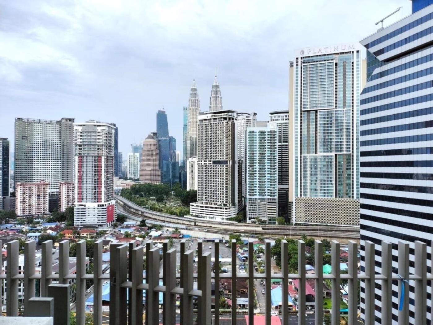 קואלה לומפור The Luxe Suites Infinitum Klcc מראה חיצוני תמונה